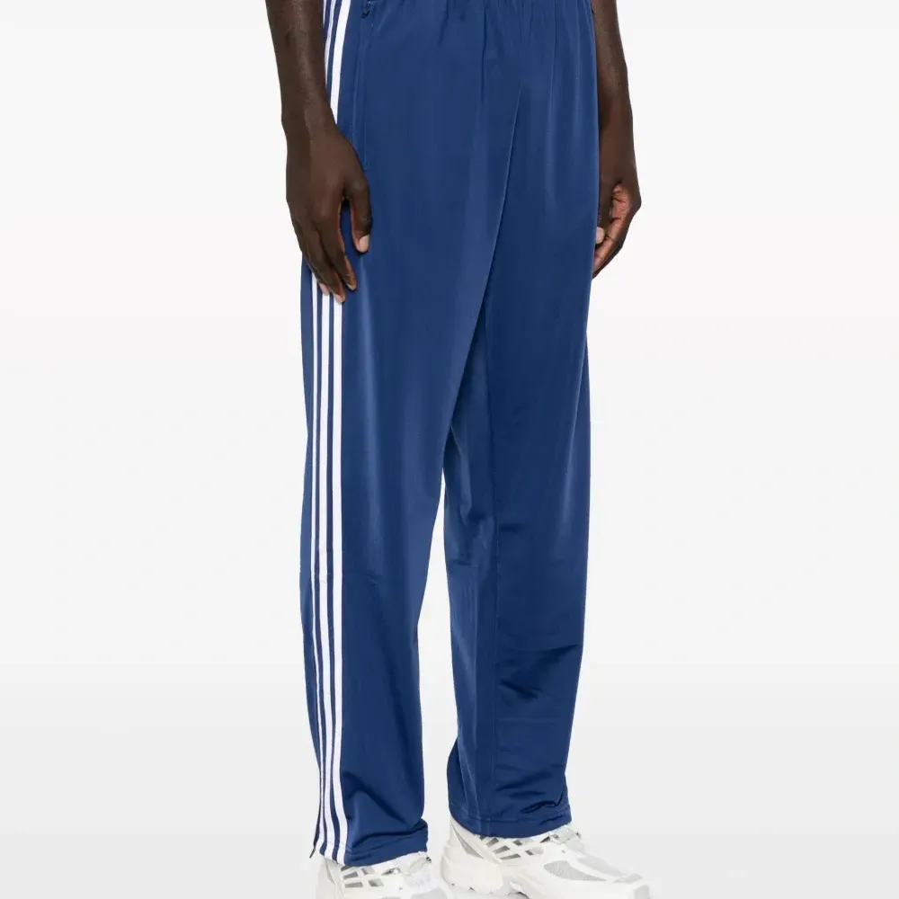 Брюки с полосками и логотипом