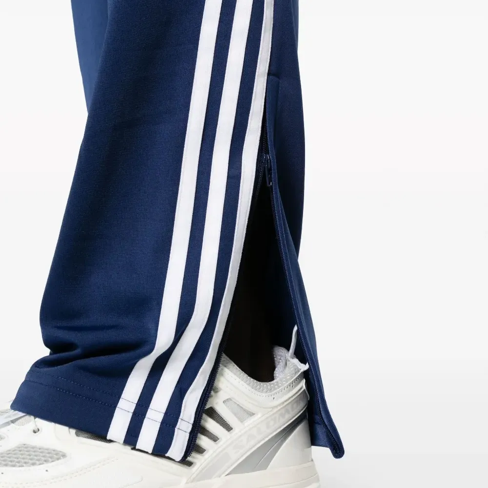 Брюки с полосками и логотипом