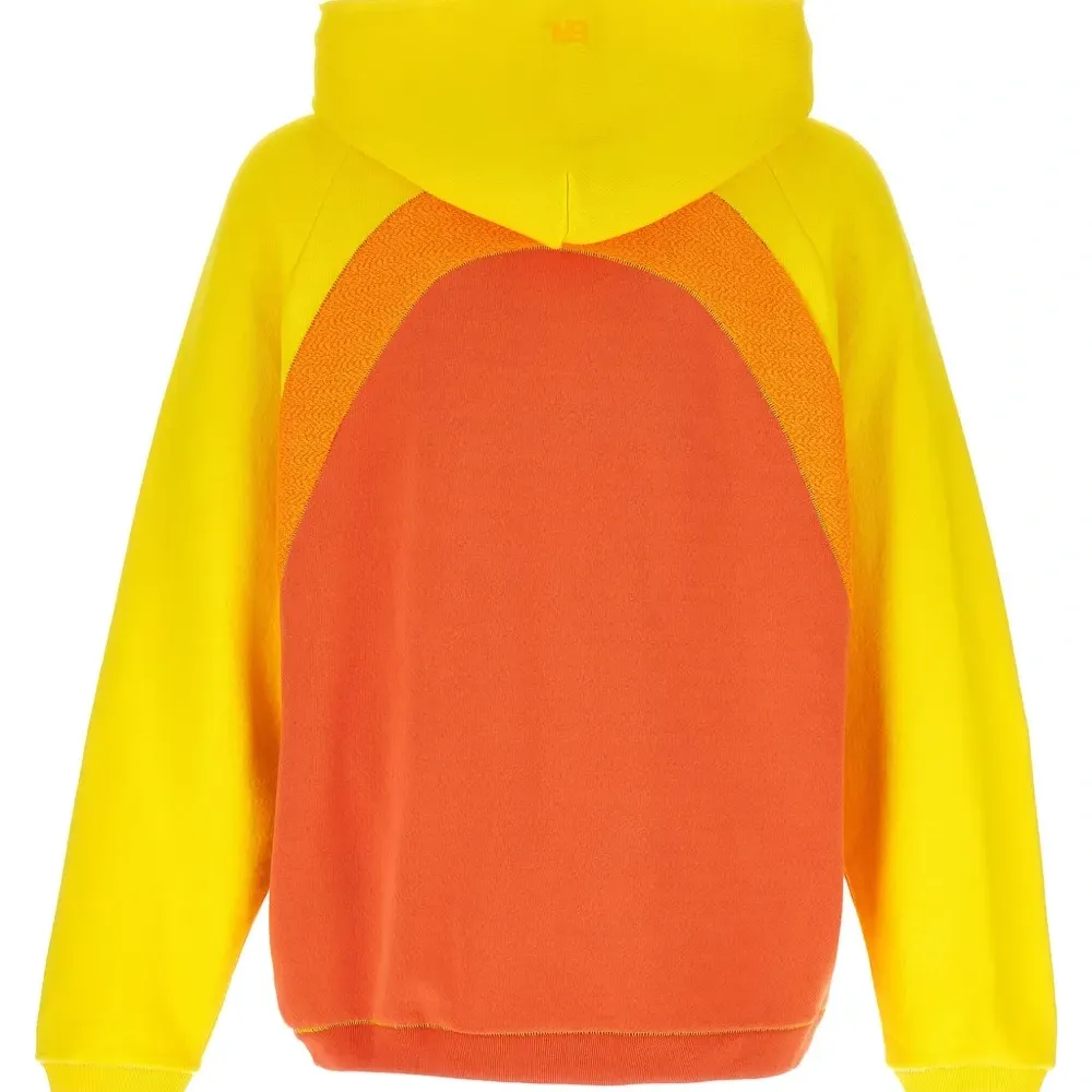 Худи с эффектом градиента