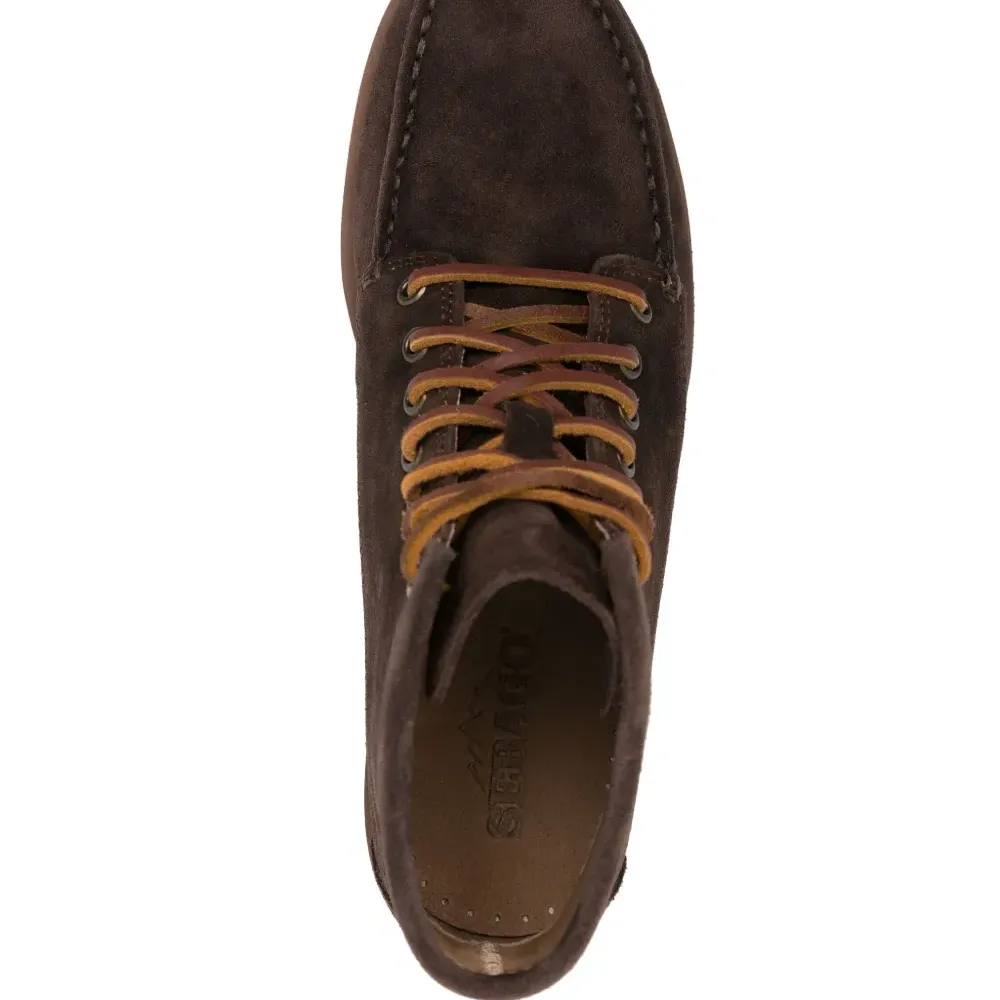 Ботинки на шнуровке