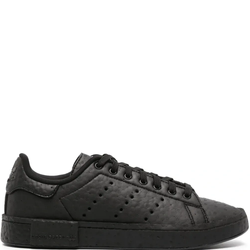 Фактурные кроссовки Stan Smith из коллаборации с Craig Green