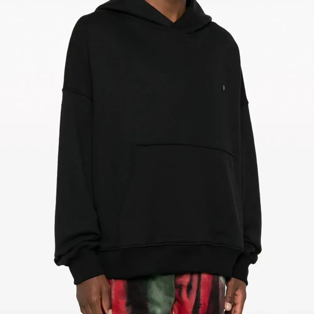 Худи с вышитым логотипом