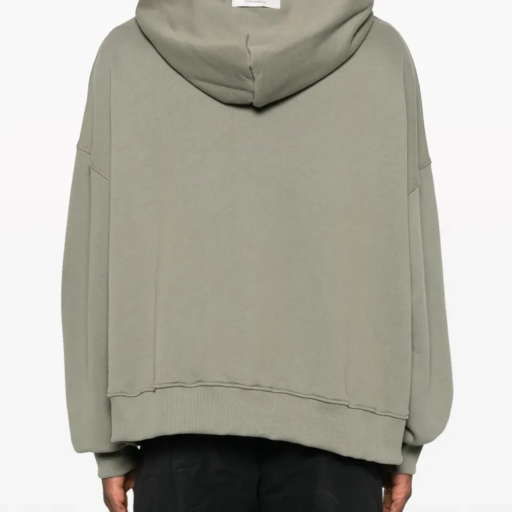 Худи с вышитым логотипом