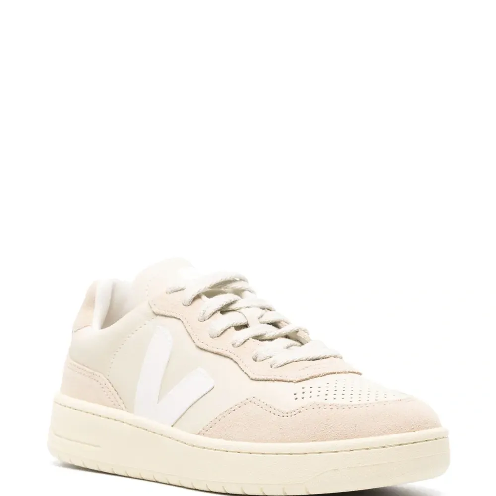 Кроссовки V-90 Кроссовки V-90