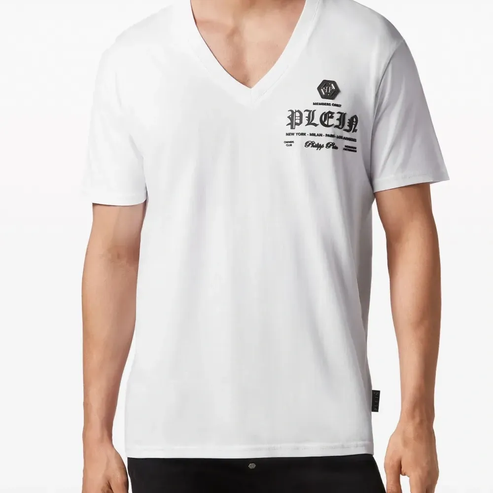 Футболка с логотипом