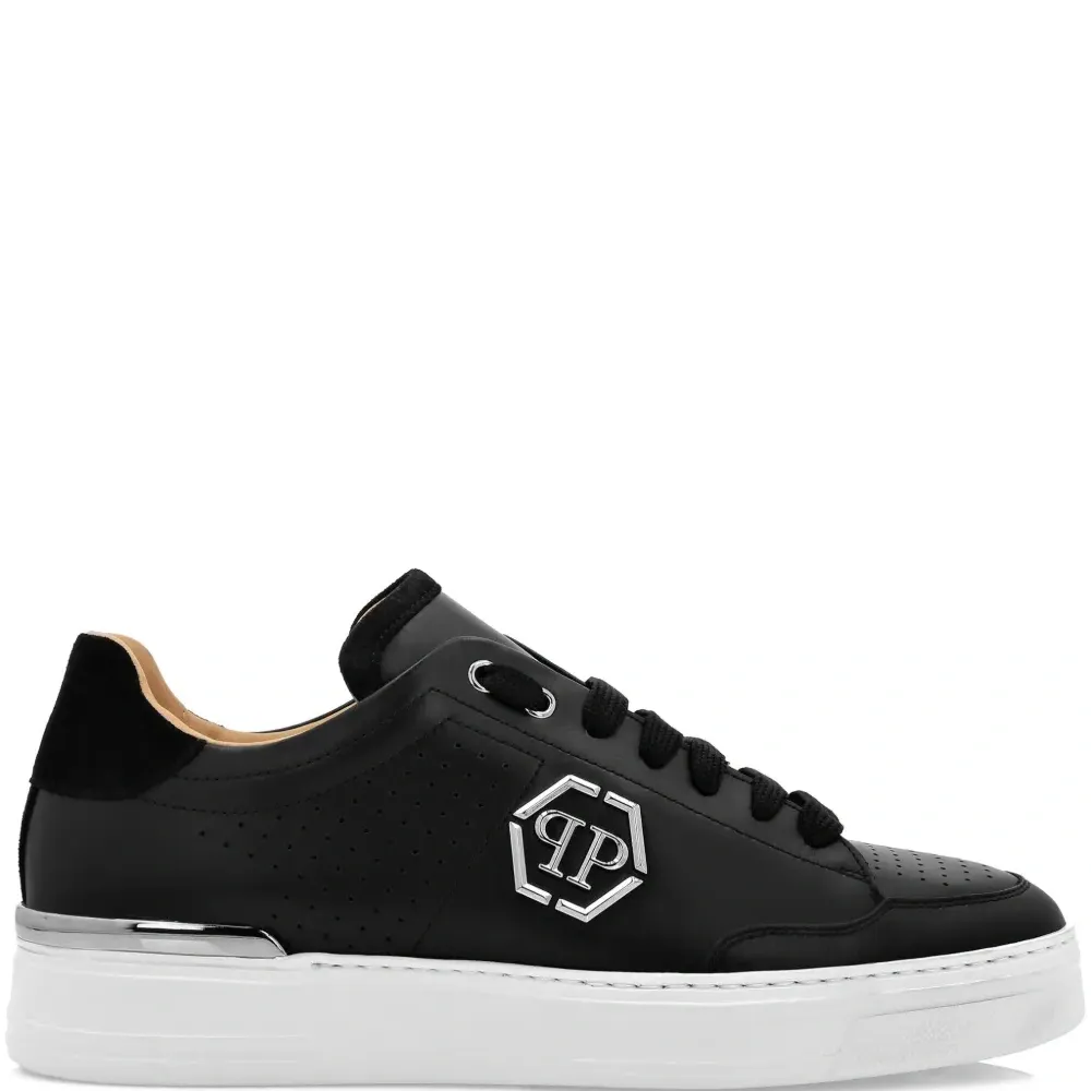 Кеды с логотипом