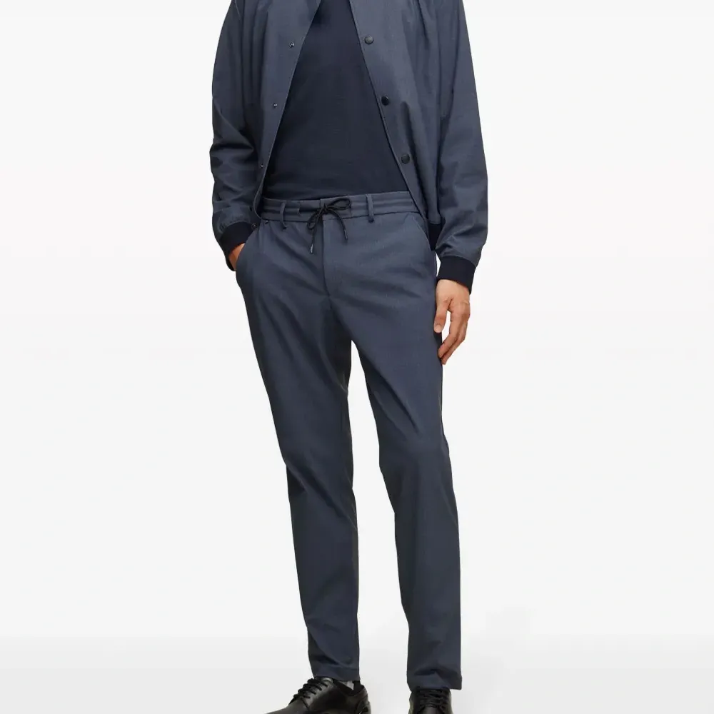 Футболка с логотипом