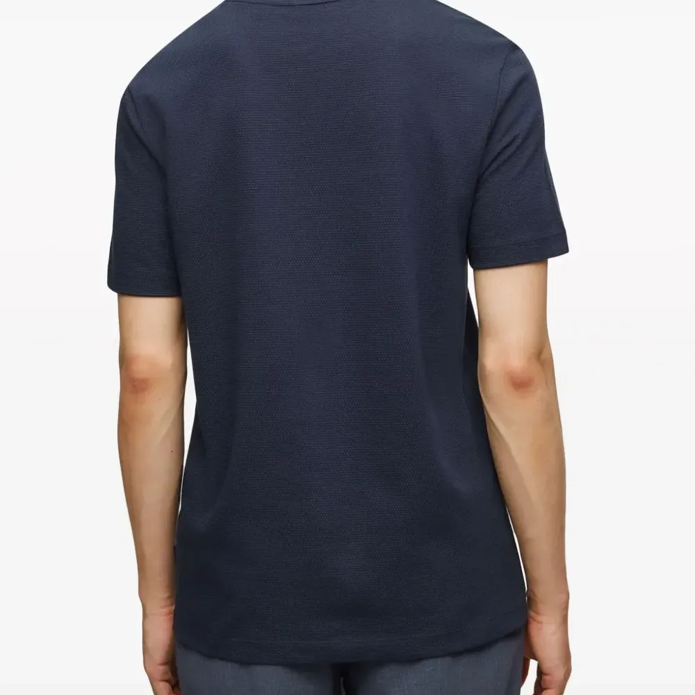 Футболка с логотипом