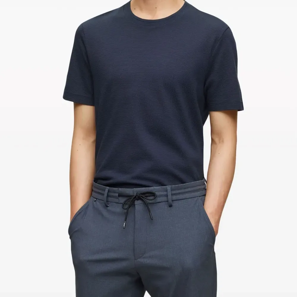 Футболка с логотипом