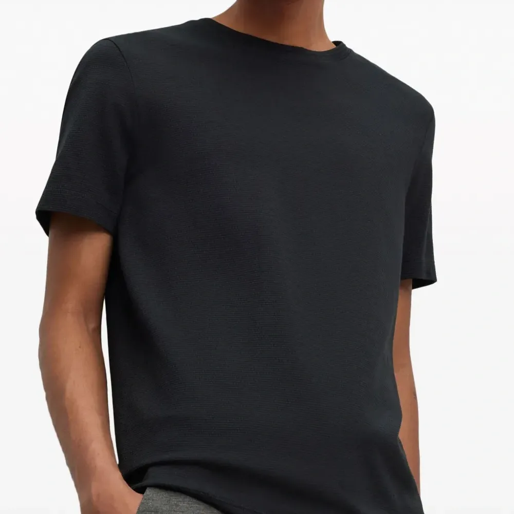 Футболка с логотипом