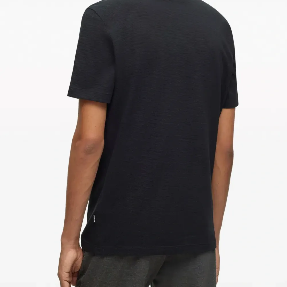 Футболка с логотипом