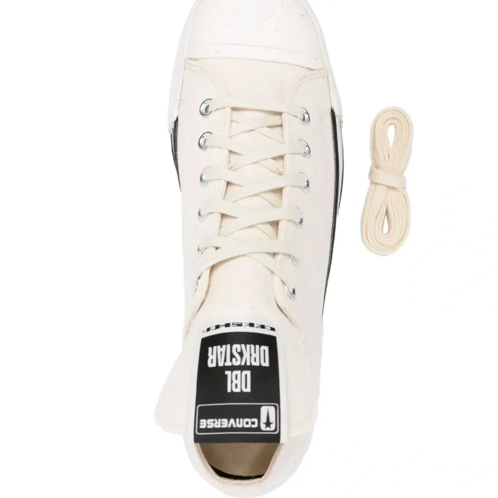 Кроссовки на шнуровке из коллаборации с DRKSHDW