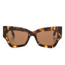 Солнцезащитные очки в квадратной оправе