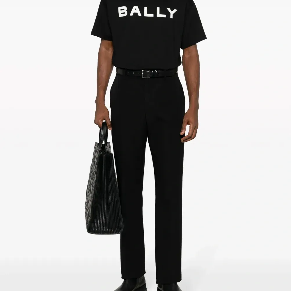 Футболка из органического хлопка с логотипом Футболка из органического хлопка с логотипом