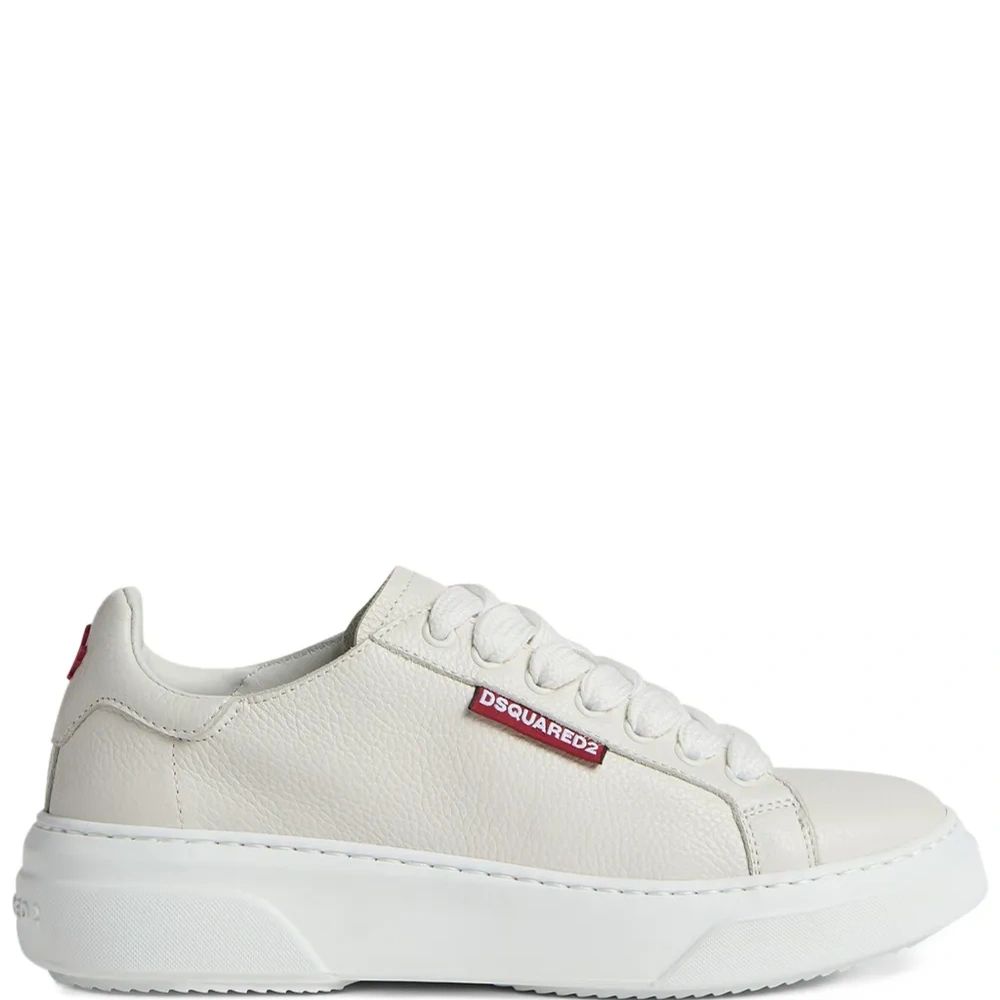 Кроссовки с тисненым логотипом