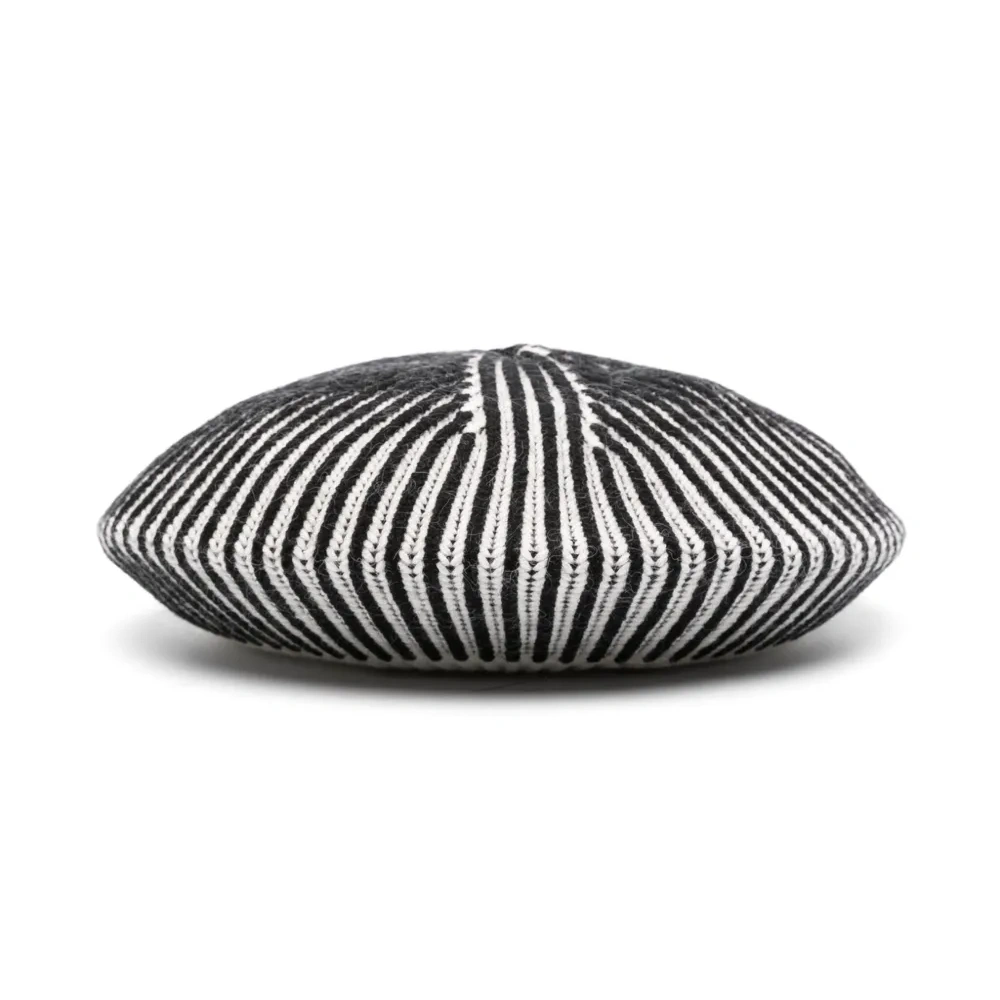 Полосатый берет с вышитым логотипом