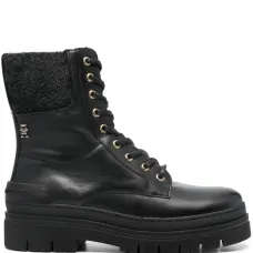 Ботинки на шнуровке