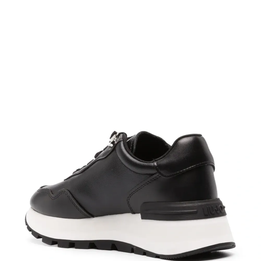 Кроссовки с логотипом