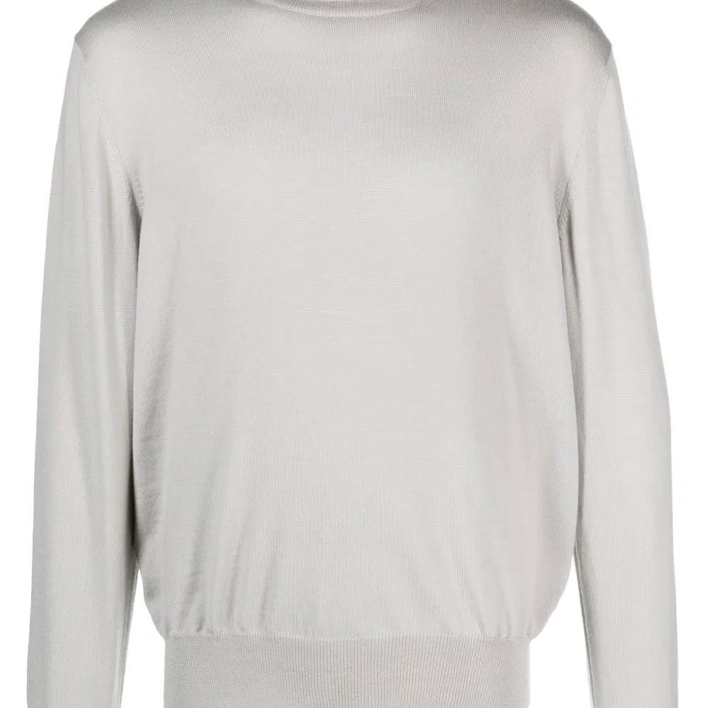 Джемпер из вирджинской шерсти с высоким воротником