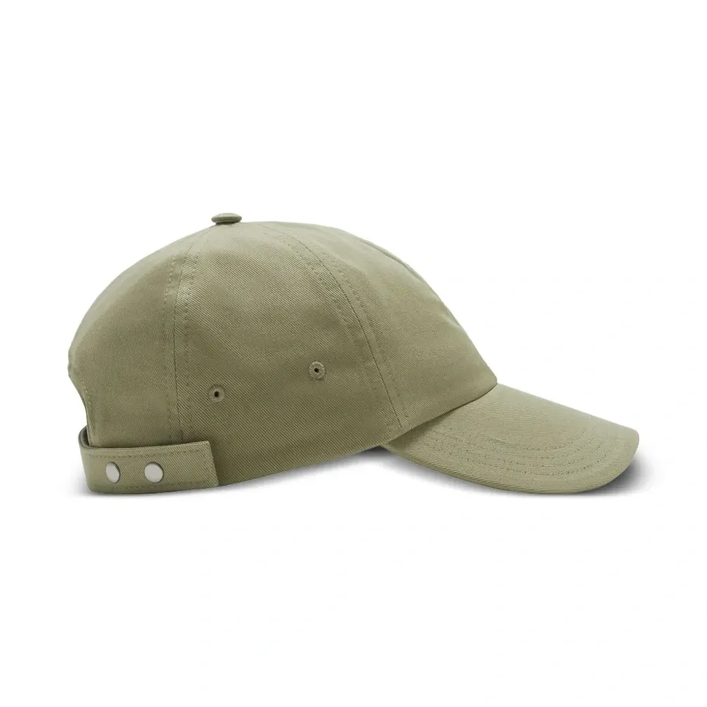 Бейсболка с вышитым логотипом EKD Бейсболка с вышитым логотипом EKD