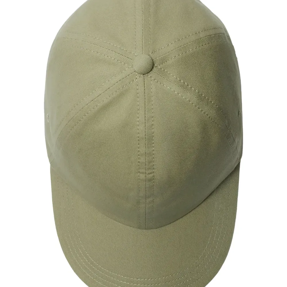 Бейсболка с вышитым логотипом EKD Бейсболка с вышитым логотипом EKD