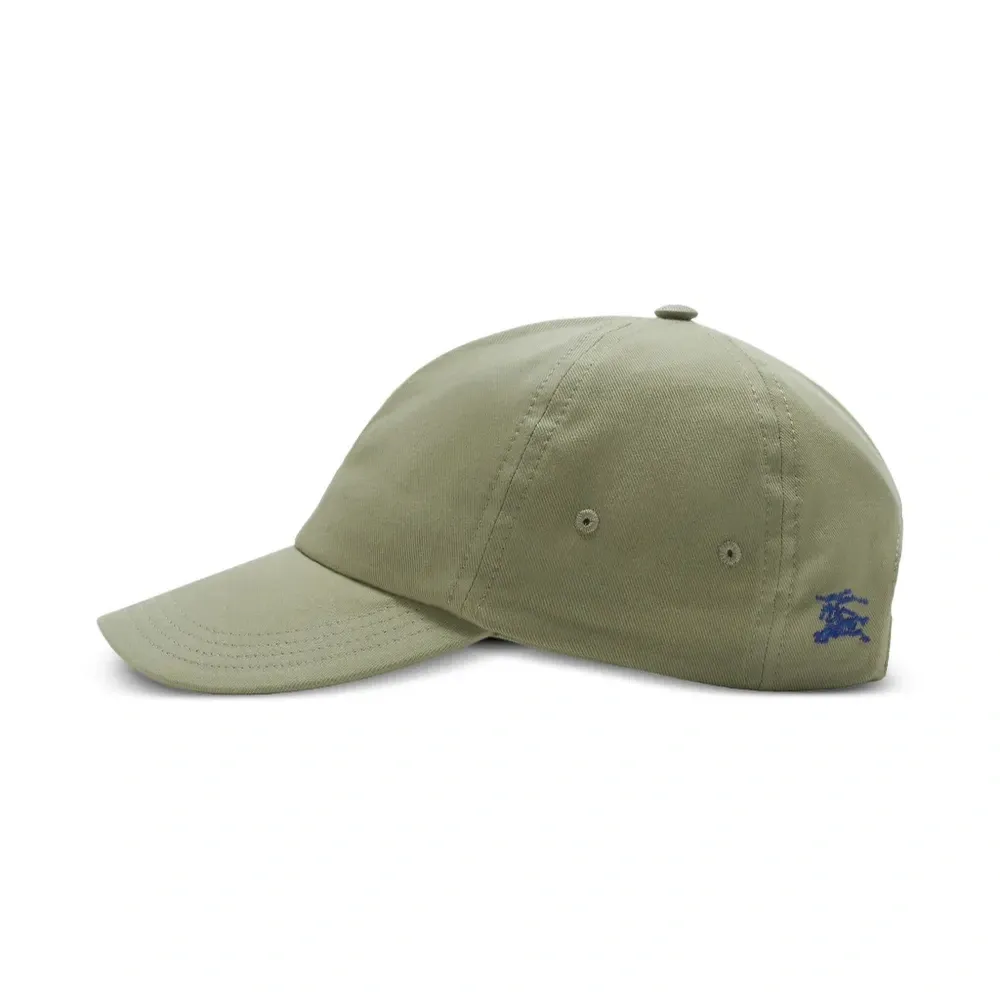 Бейсболка с вышитым логотипом EKD Бейсболка с вышитым логотипом EKD