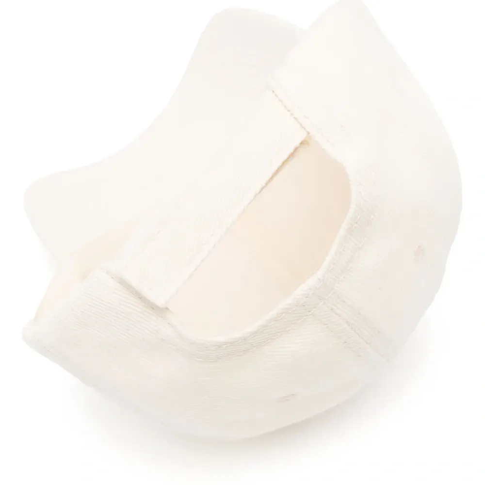 Бейсболка с вышитым логотипом Бейсболка с вышитым логотипом