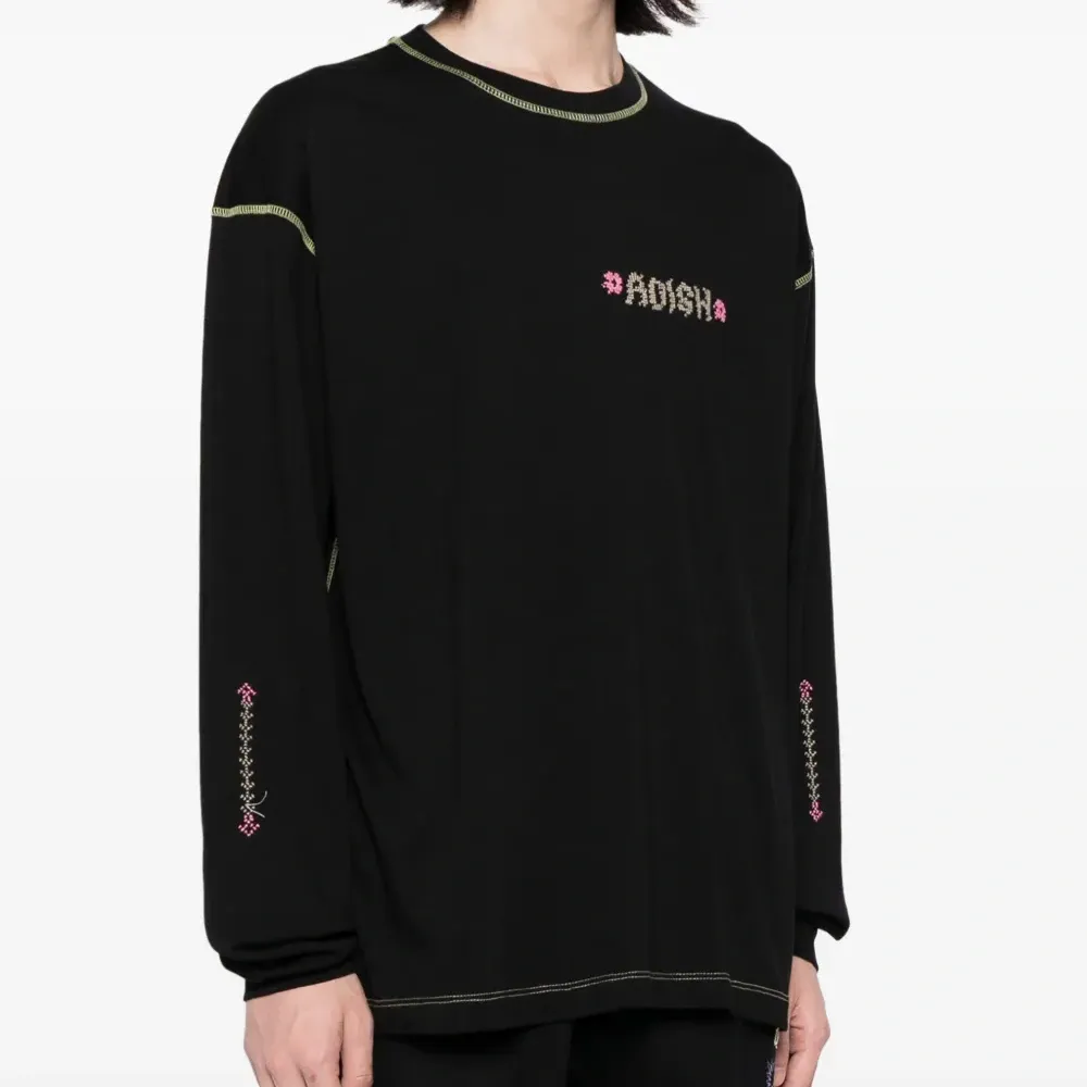 Футболка Tatreez с вышитым логотипом