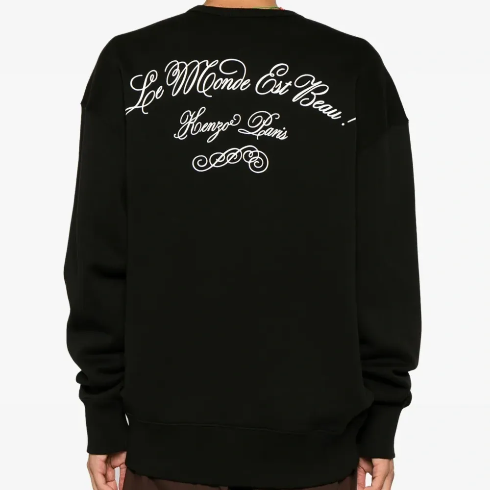 Толстовка с нашивкой-логотипом