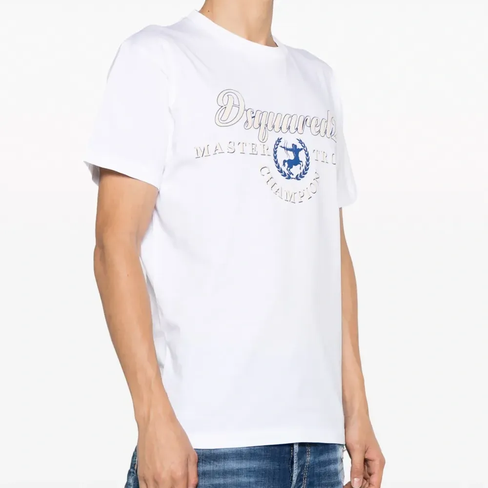 Футболка с логотипом