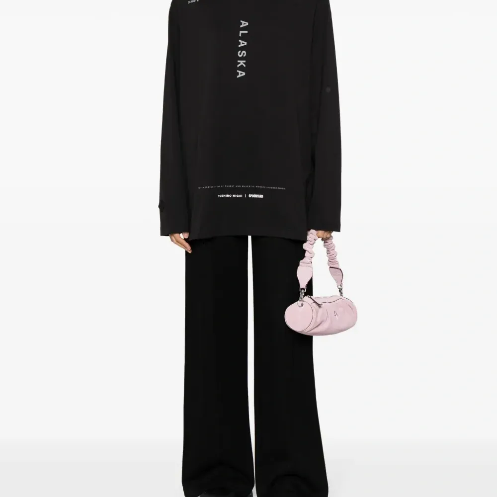 Футболка с воротником-стойкой