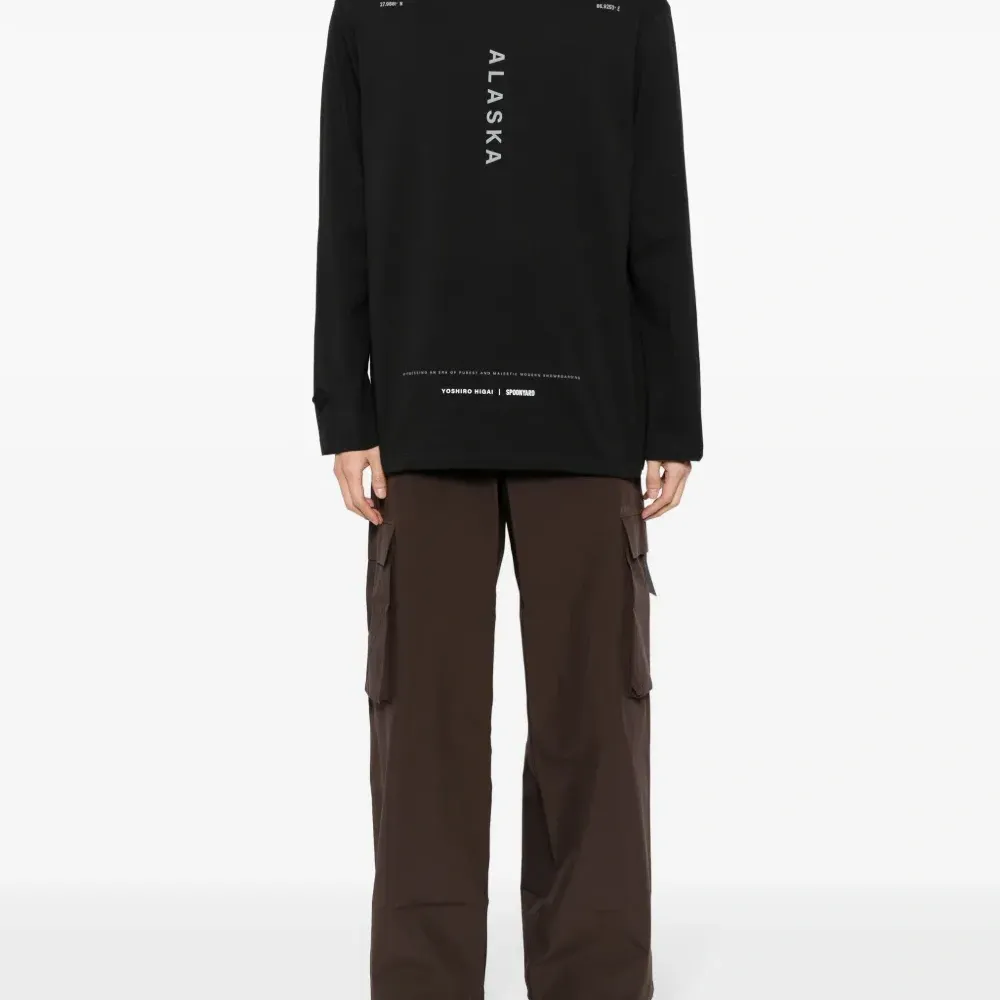 Футболка с воротником-стойкой