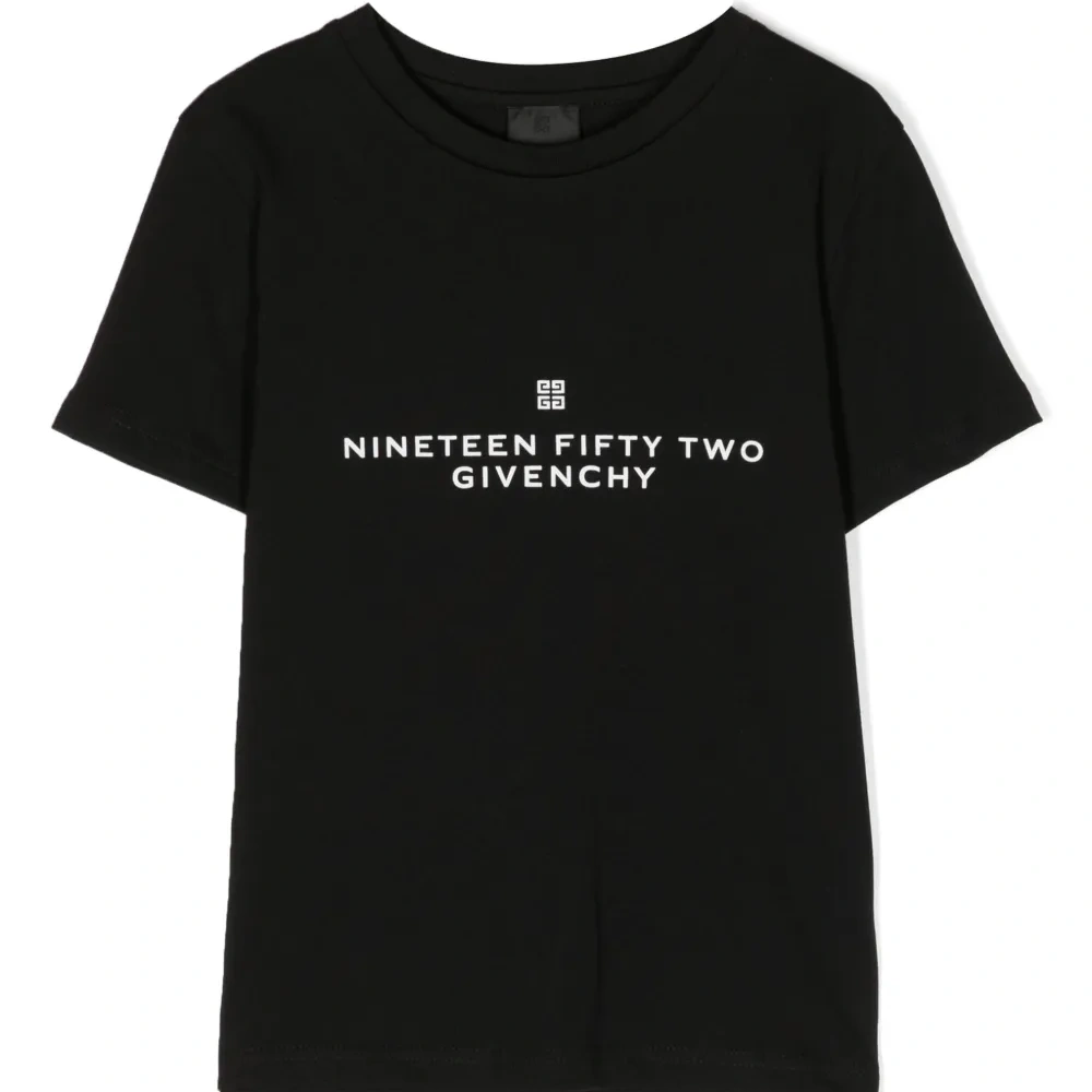 Футболка с логотипом