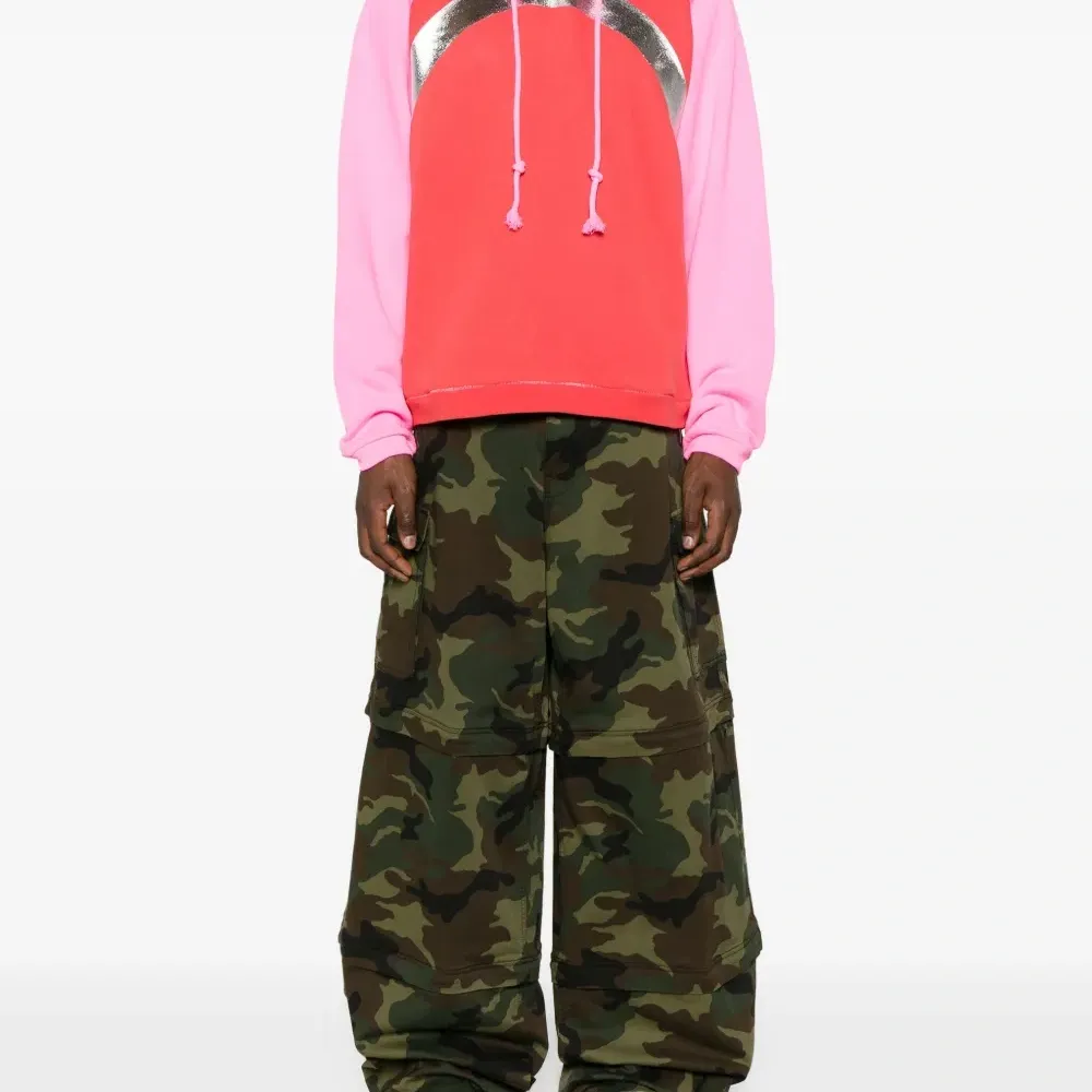 Худи в стиле колор-блок Худи в стиле колор-блок