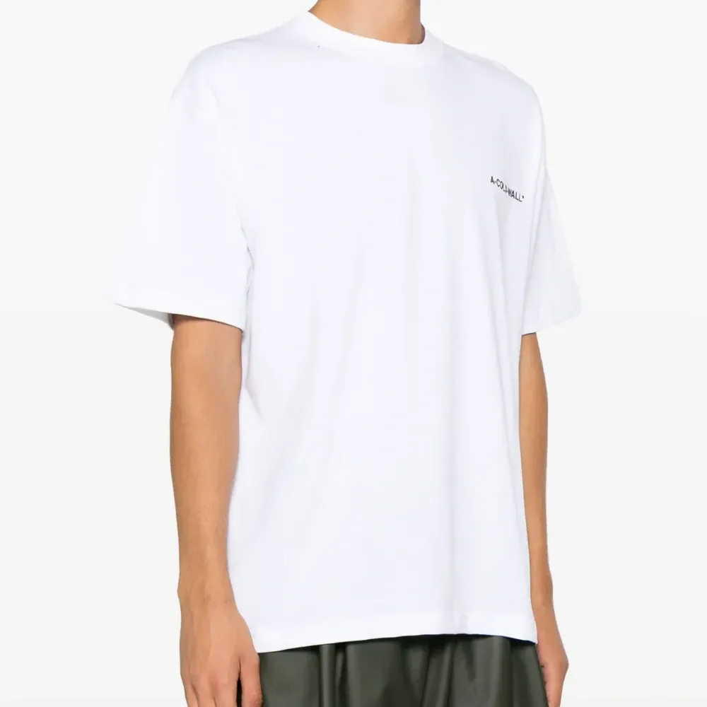 Футболка с логотипом