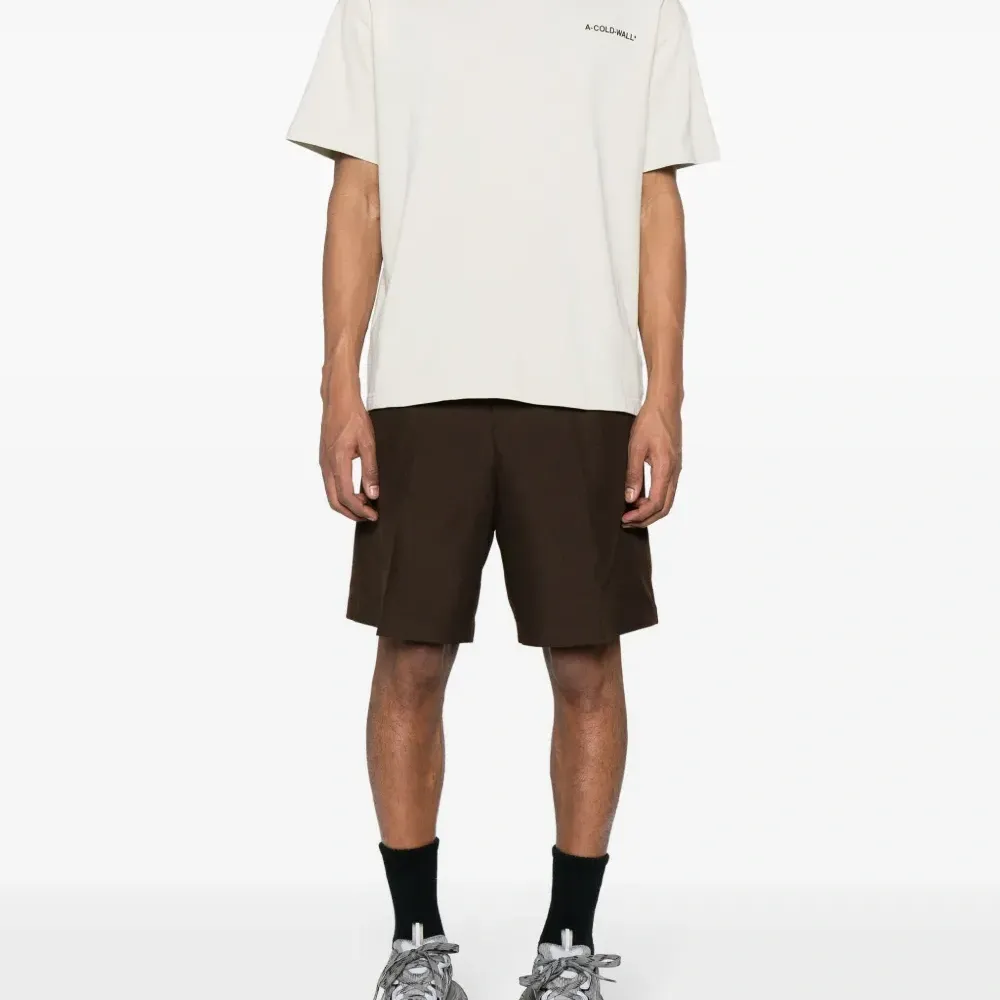 Футболка с логотипом