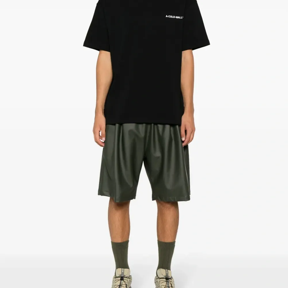 Футболка с логотипом