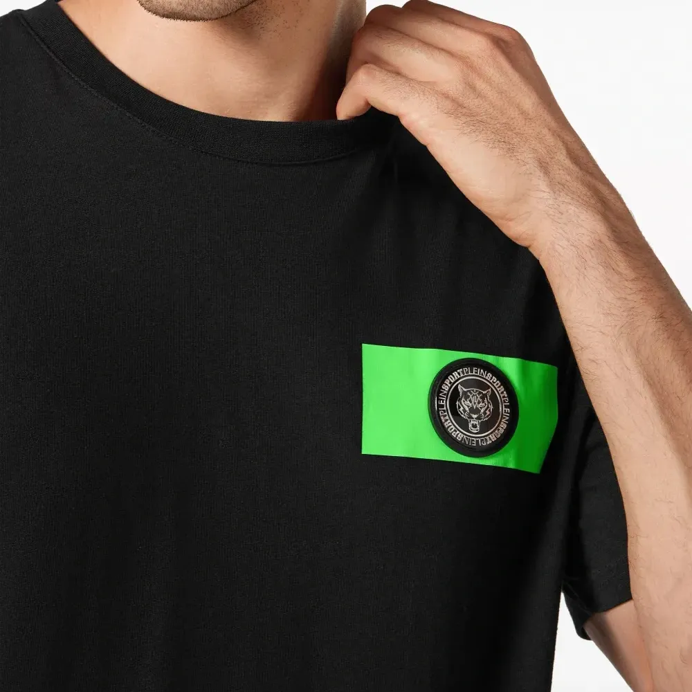 Футболка с логотипом