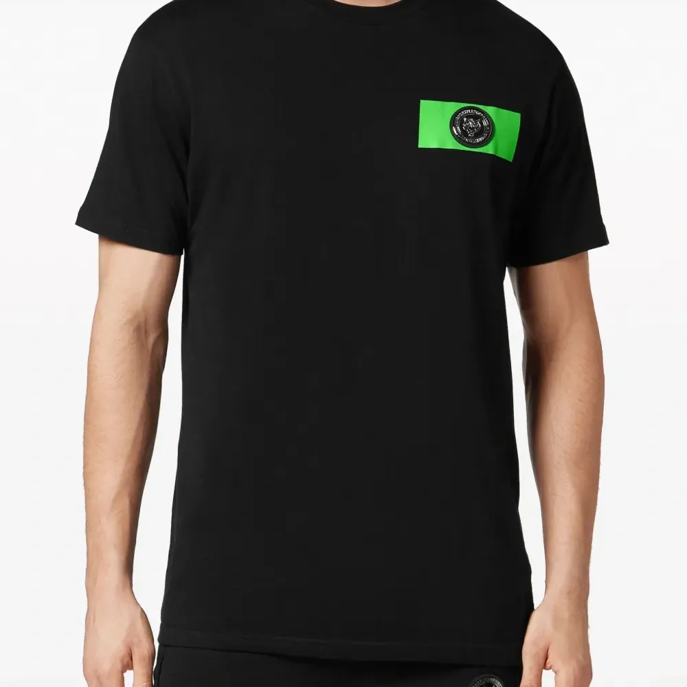 Футболка с логотипом