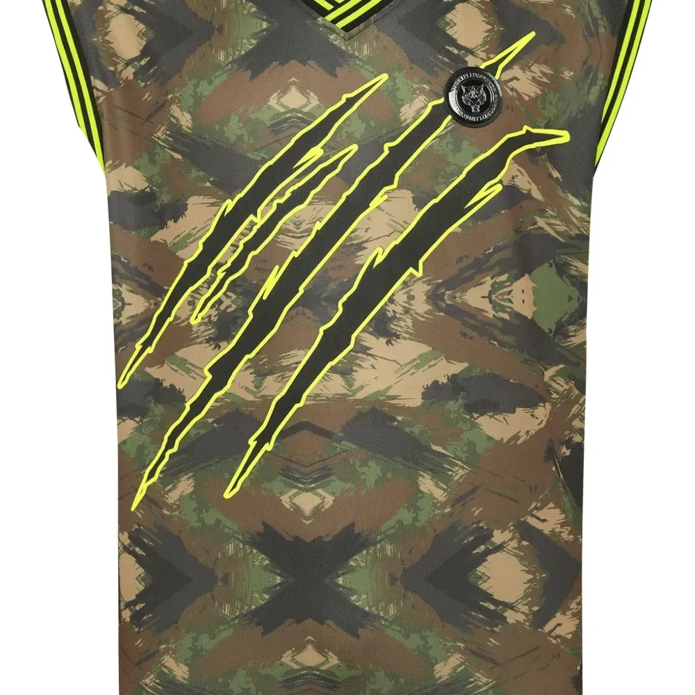 Топ с камуфляжным принтом и логотипом