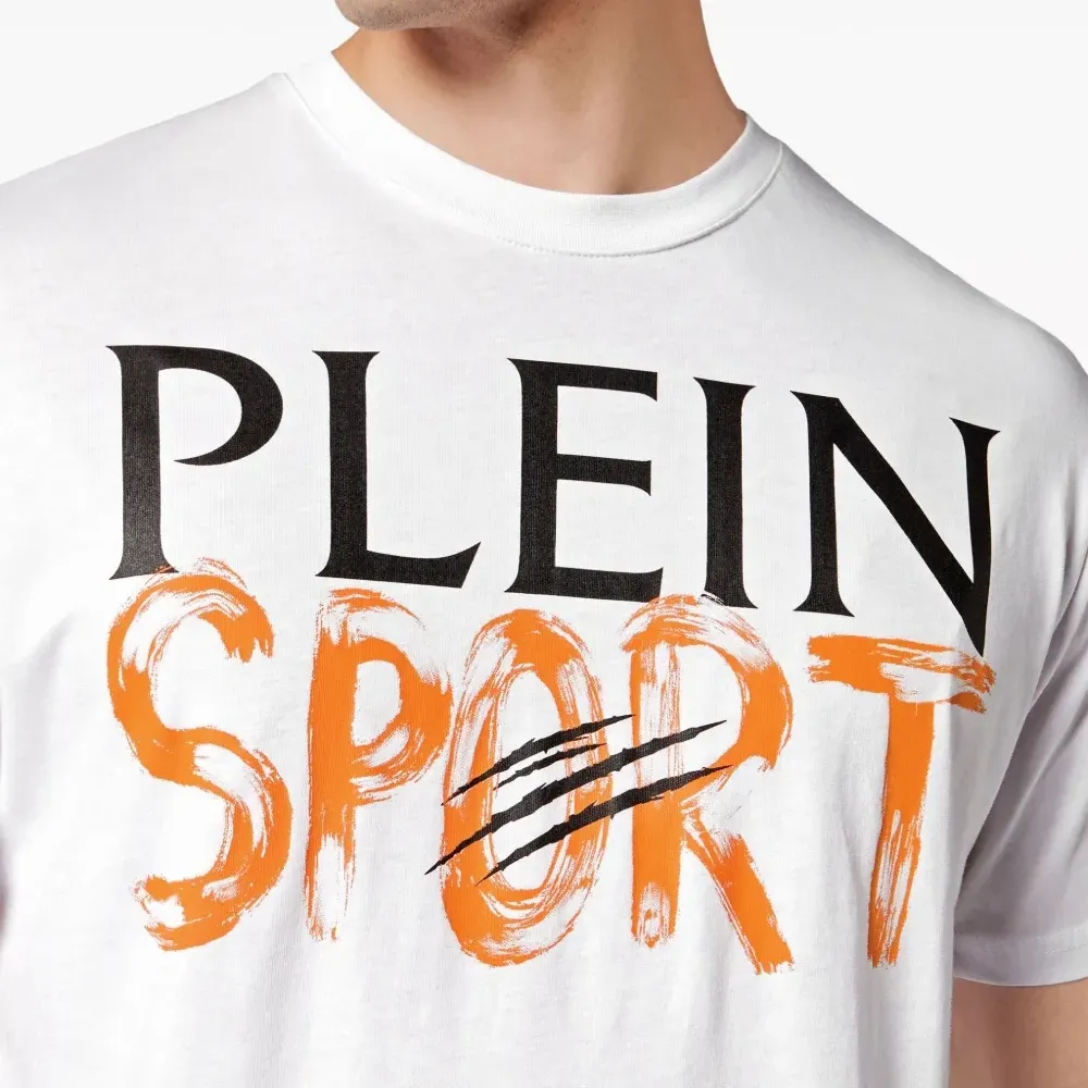 Футболка с логотипом