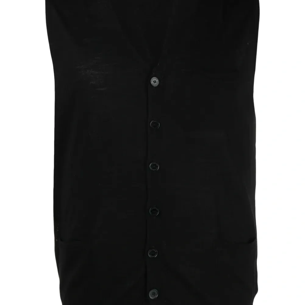 Шерстяной жилет с V-образным вырезом