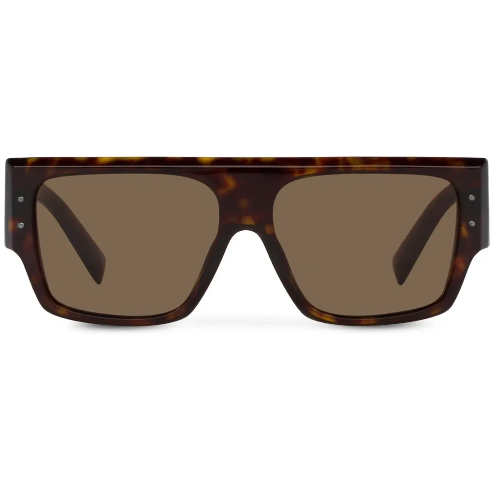 Солнцезащитные очки DNA в массивной оправе Солнцезащитные очки DNA в массивной оправе