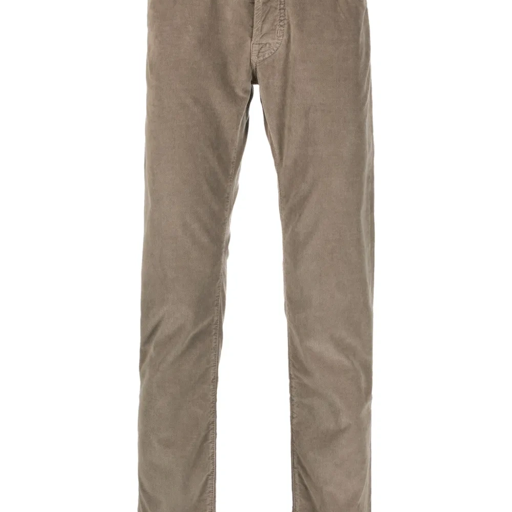 Зауженные джинсы средней посадки