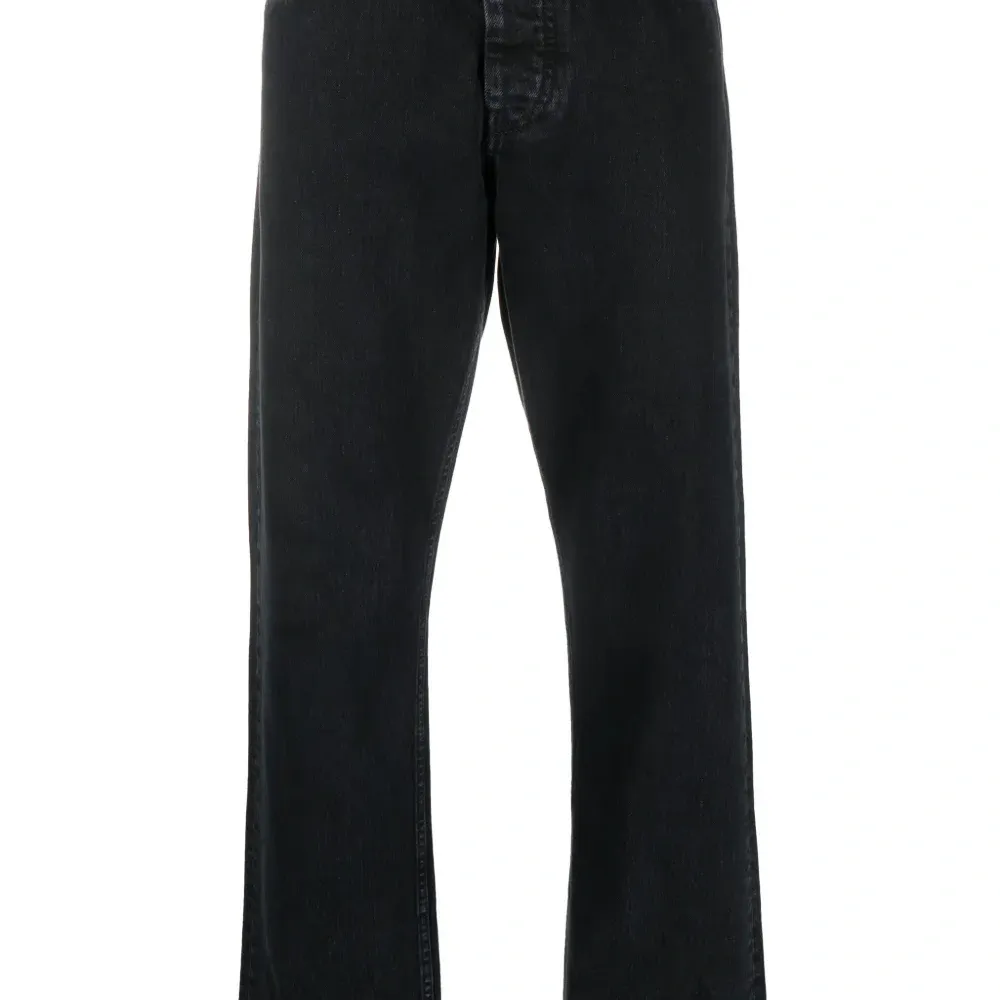 Прямые джинсы с нашивкой-логотипом