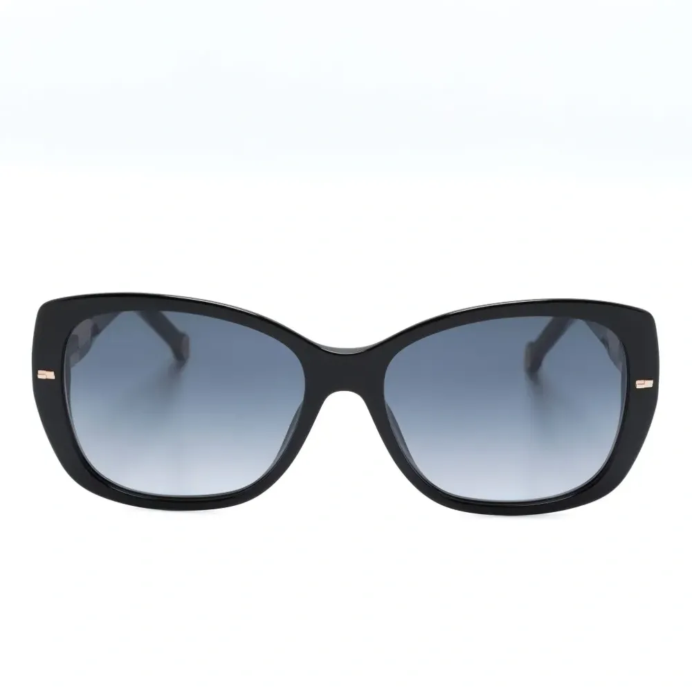 Солнцезащитные очки в массивной оправе