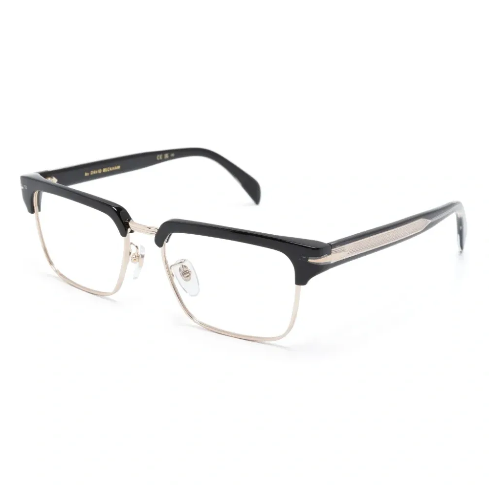 Очки в квадратной оправе