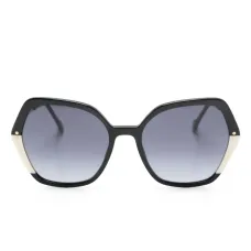 Солнцезащитные очки в массивной оправе