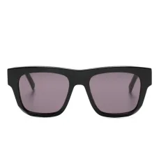 Солнцезащитные очки в квадратной оправе