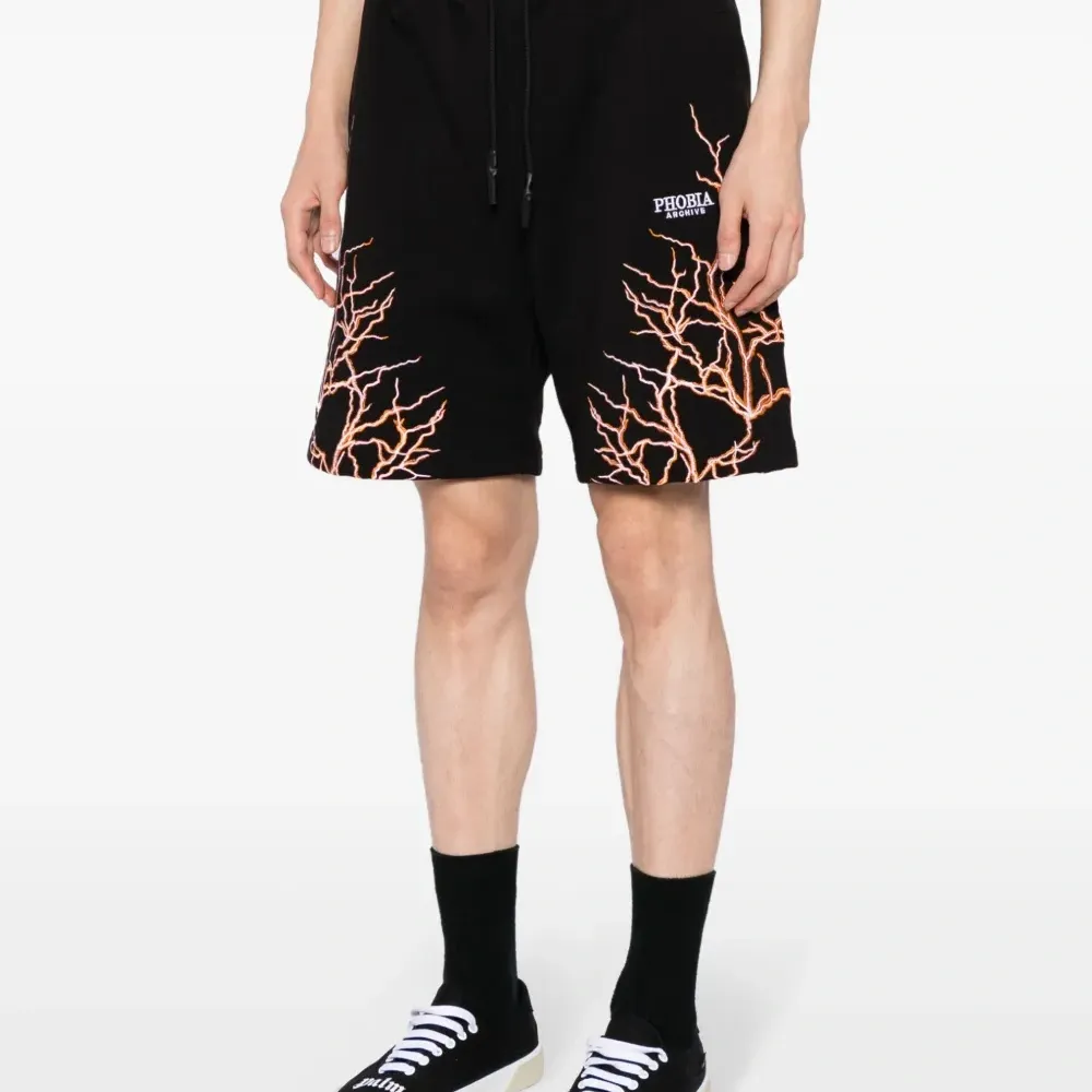 Спортивные шорты с вышивкой Lightning